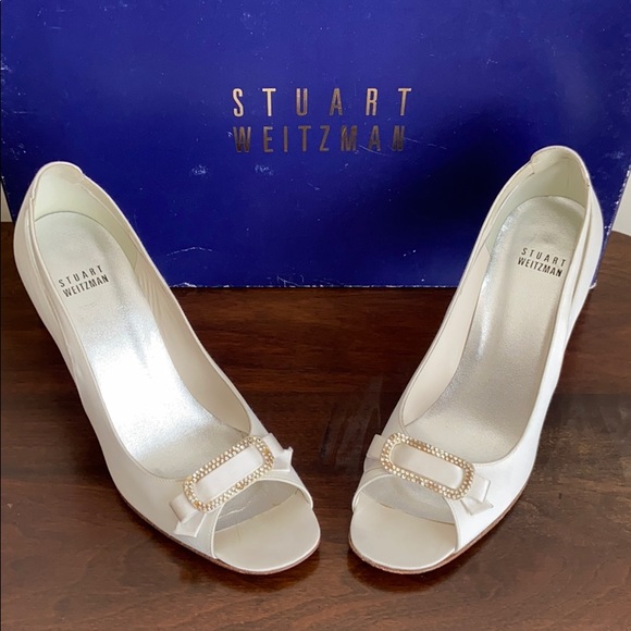 Stuart Weitzman white satin heels - Picture 2 of 6